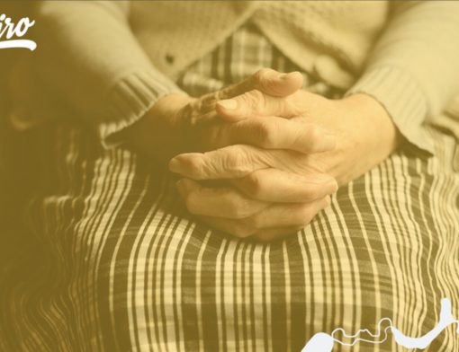 Intimidade com Deus: pessoa orando