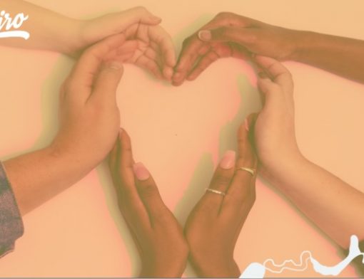 Os Quatro Amores: mão unidas formando um coração